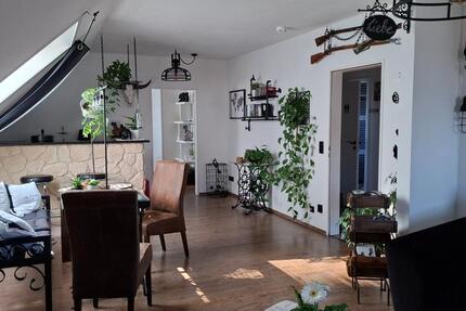 Schöne stilvolle Eigentumswohnung im DG, 3 Zi.,Balkon, Garage 3 zimmer