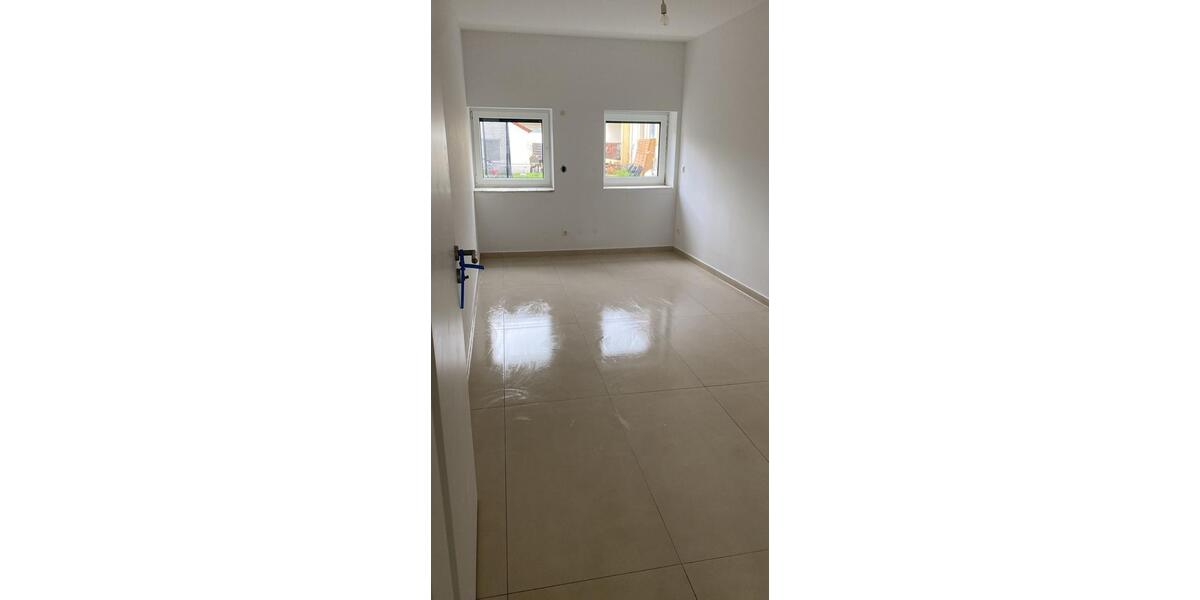 Erdgeschoßwohnung Peine - 3 Zimmer, 100 m&sup2;, 1.300&euro; | Angebot:24612417