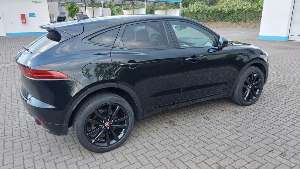 Jaguar E-Pace D150 FWD man R-Dynamic 43.320 km 23.000 € Braunschweig 38100