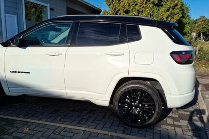 Jeep Compass 40.633 km 26.500 &euro; Ribbesbüttel 38551