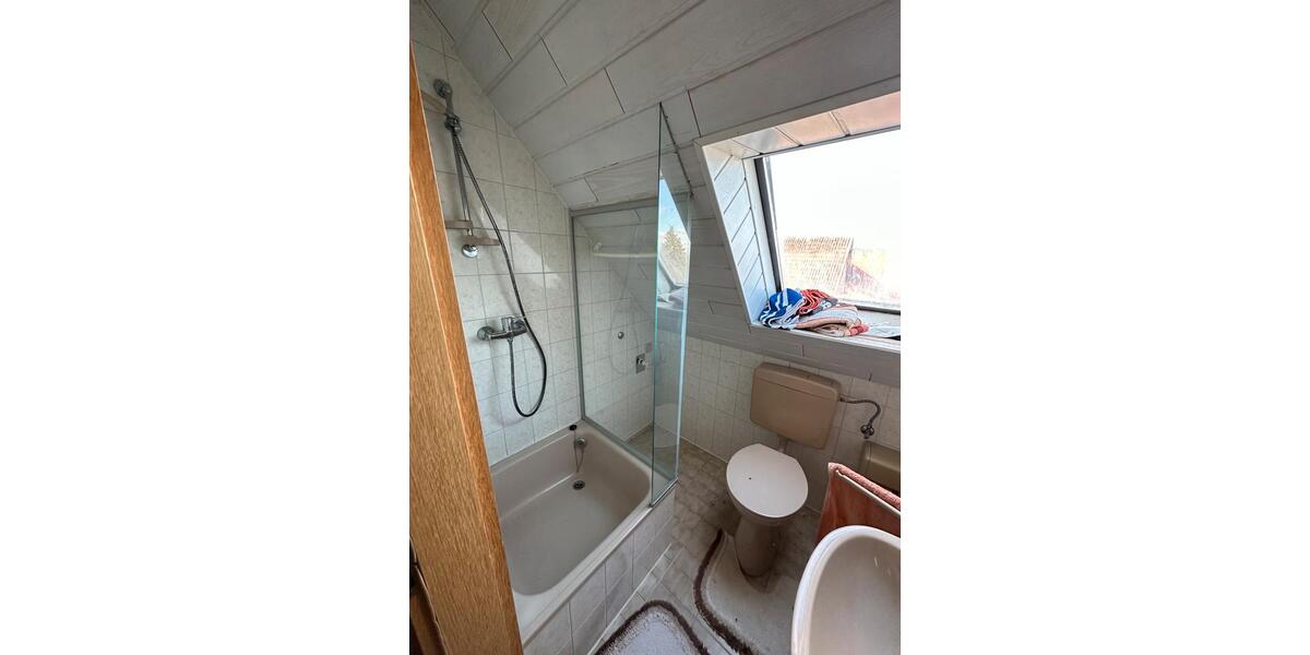 Einfamilienhaus Isenbüttel - 8 Zimmer, 250 m&sup2;, 350.000&euro; | Angebot:25903958