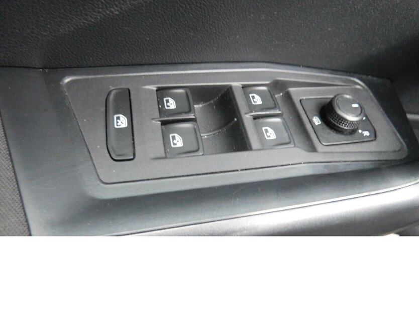 VW T-Roc 1.0 Life TSI BMT Navi Klima Alu 47.400 km 17.990 € Vordorf 38533