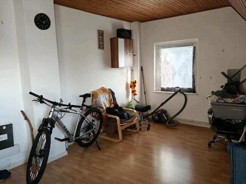 Mehrfamilienhaus Peiner Oststadt inkl. PV Anlage + Dämmung zimmer