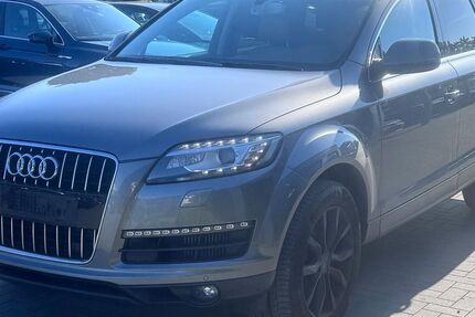 Audi Q7 281.569 km 8.990 &euro; Braunschweig 38122