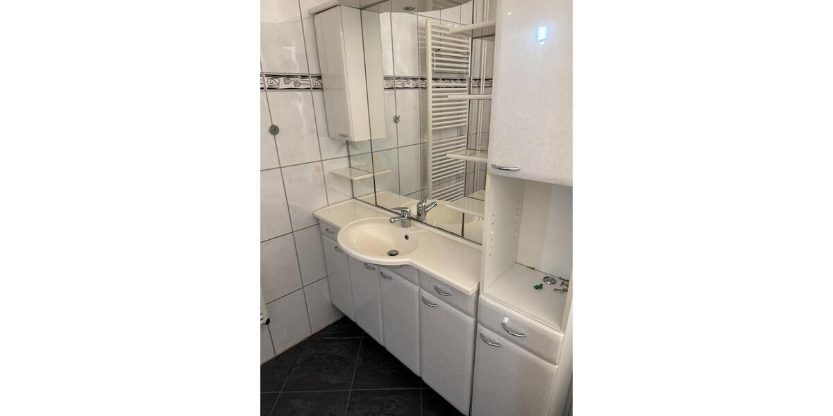 Etagenwohnung Wolfsburg Detmerode - 4 Zimmer, 100 m&sup2;, 1.300&euro; | Angebot:25966594