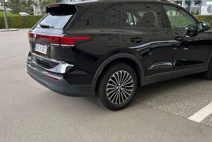 VW Tiguan 18.000 km 38.800 € Wolfsburg 38448