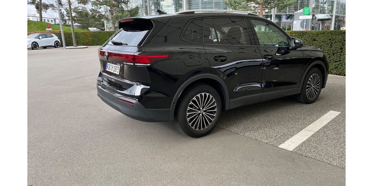 VW Tiguan 18.000 km 38.800 &euro; Wolfsburg 38448