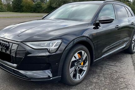 Audi e-tron 82.344 km 27.000 &euro; Osloß 38557