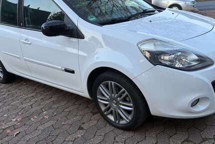 Renault Clio 120.000 km 4.499 &euro; Ilsede / OT Adenstedt 31246