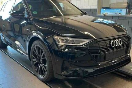 Audi e-tron 30.500 km 31.450 &euro; Salzgitter 38259