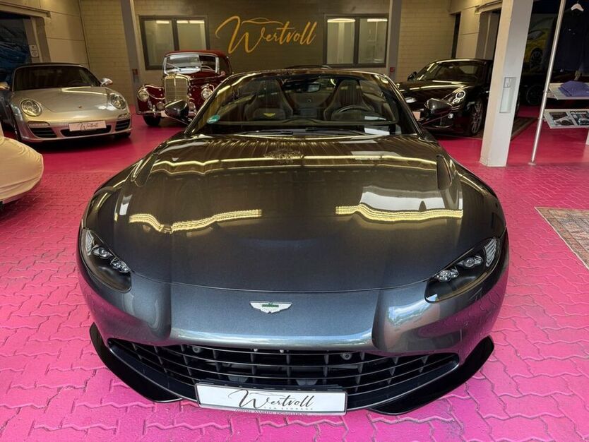 V8 Vantage