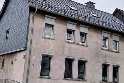 Haus Einfamilienhaus mit großem Grundstück Garten Garage Stall 10 zimmer