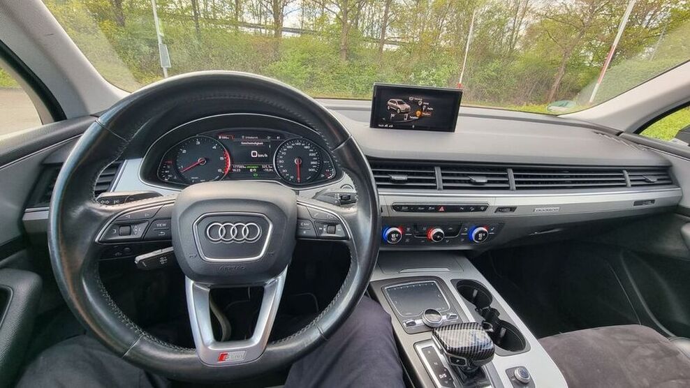 Q7
