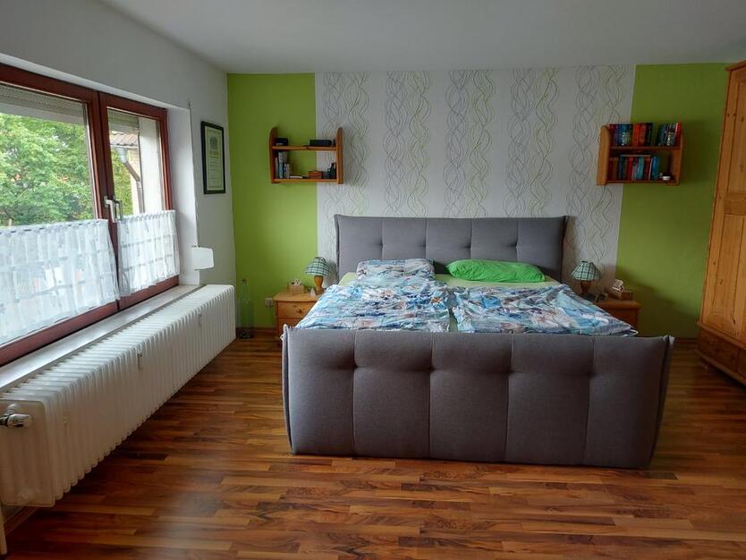 4 Zimmer Eigentumswohnung mit eigenem großen Garten
