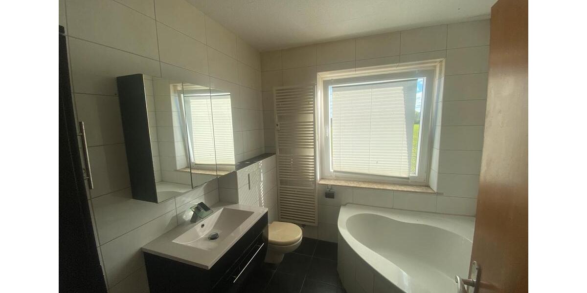 Etagenwohnung Salzgitter Ortschaft Ost - 4 Zimmer, 110 m&sup2;, 800&euro; | Angebot:24627101