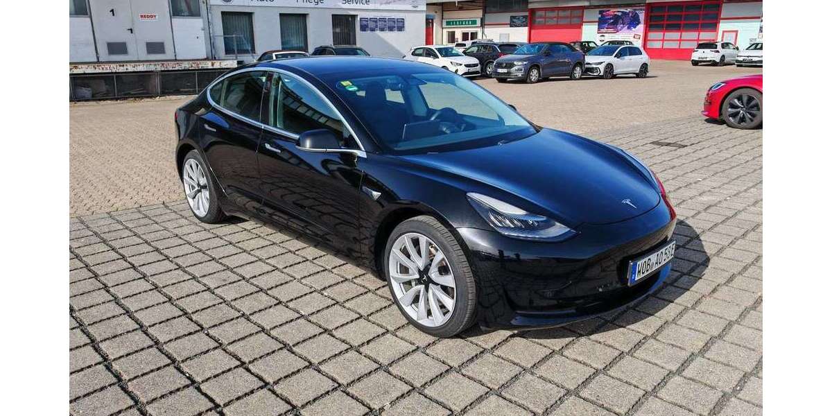 Tesla Model 3 139.589 km 16.970 &euro; Braunschweig 38112