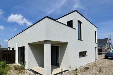 Erstbezug in Holle! Moderne Doppelhaushälfte für exklusives Wohnen 5 zimmer