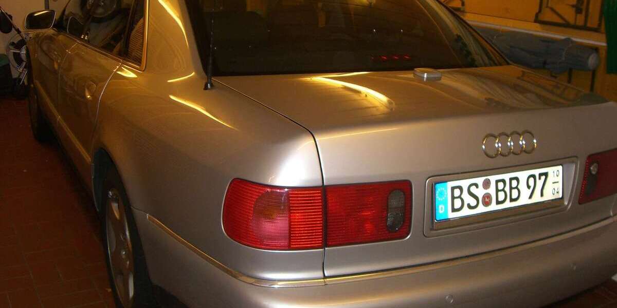 Audi A8 246.000 km 12.500 &euro; Braunschweig 38124