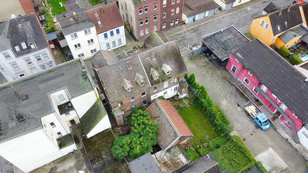 Handwerker aufgepasst! - Zentral gelegenes Mehrfamilienhaus mit Ausbaupotential 7 zimmer