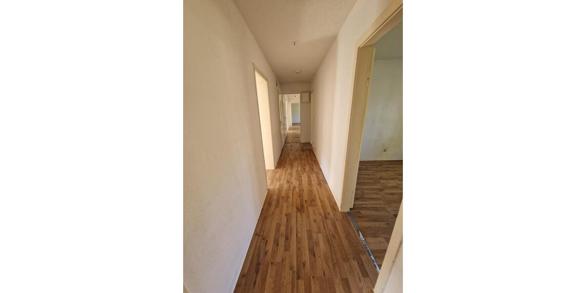 Erdgeschoßwohnung Salzgitter Ortschaft Südost - 7 Zimmer, 113 m&sup2;, 680&euro; | Angebot:26190981