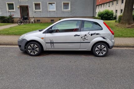 Ford Fiesta 224.582 km 950 &euro; Salzgitter-bad 38259