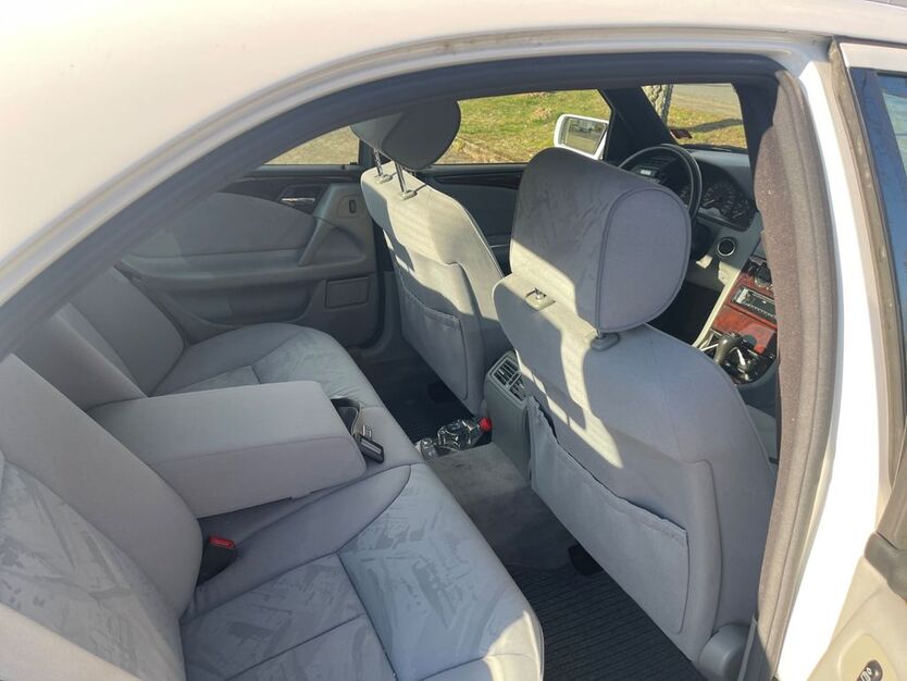 Mercedes-Benz 240 170.000 km 4.000 € Meine 38527