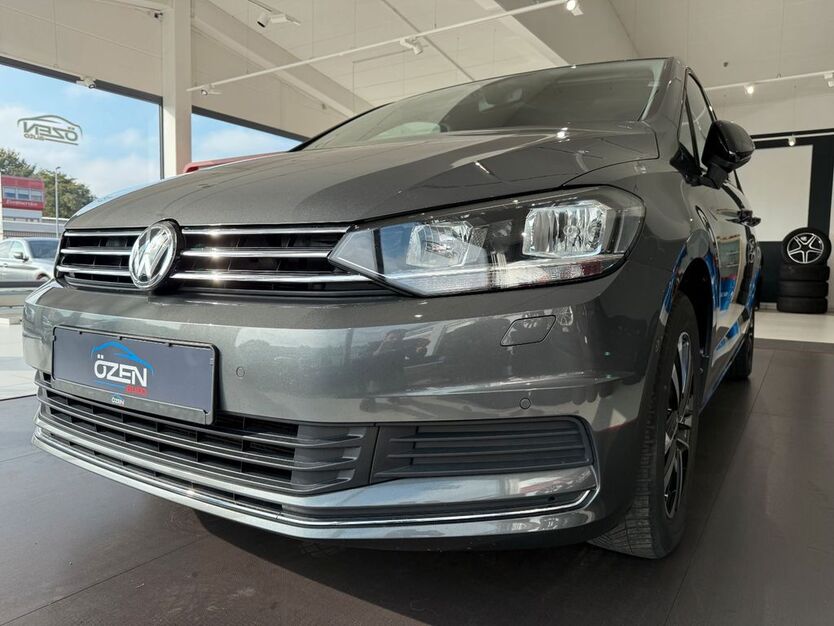 VW Touran 93.900 km 21.980 € Wolfenbüttel 38304