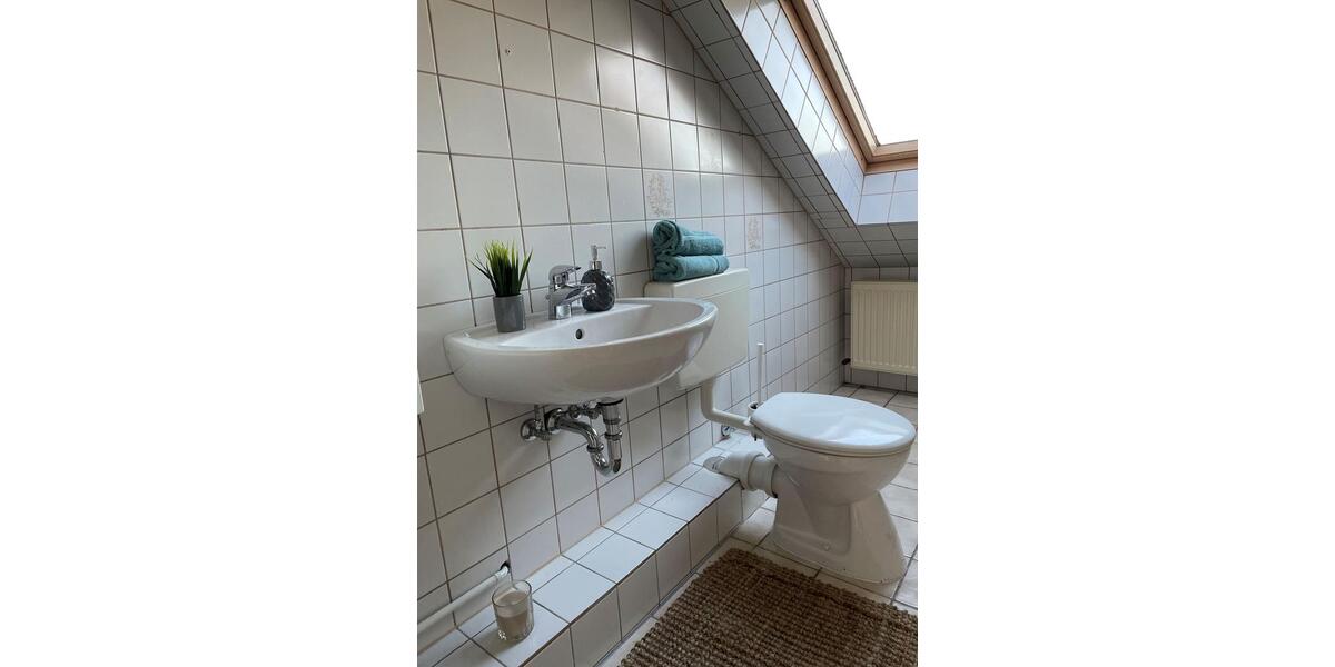 Dachgeschoßwohnung Braunschweig Broitzem - 3 Zimmer, 68 m&sup2;, 595&euro; | Angebot:23982097