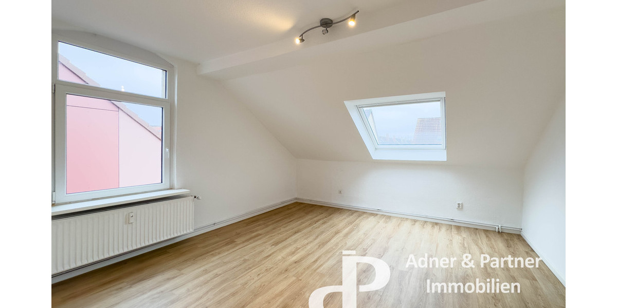 **WG-GEEIGNETE DACHGESCHOSS-WOHNUNG IN HBK-NÄHE BRAUNSCHWEIGS** - Dachgeschoßwohnung Braunschweig Westliches Ringgebiet | Angebot:25792435