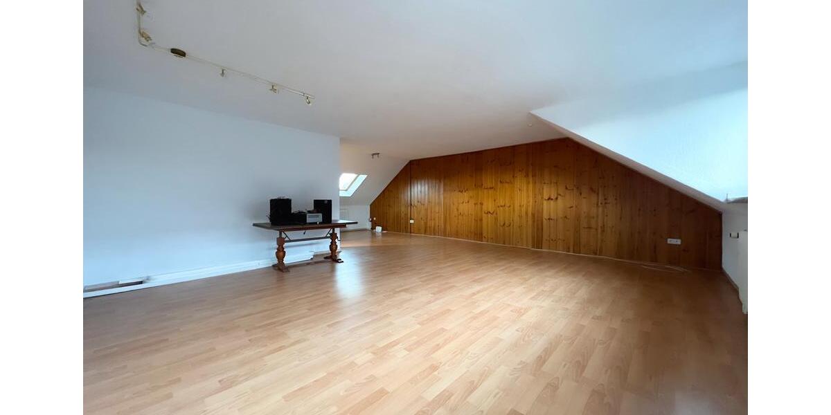 Dachgeschoßwohnung Vechelde - 3 Zimmer, 85 m&sup2;, 850&euro; | Angebot:26125179