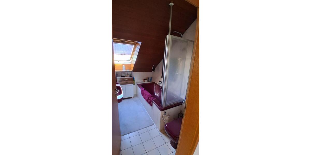 Dachgeschoßwohnung Wolfsburg Ehmen - 4 Zimmer, 90 m&sup2;, 810&euro; | Angebot:26480923