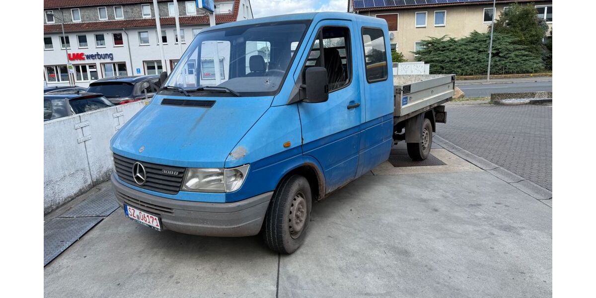 Mercedes-Benz Sprinter 275.000 km 3.490 &euro; Salzgitter 38229