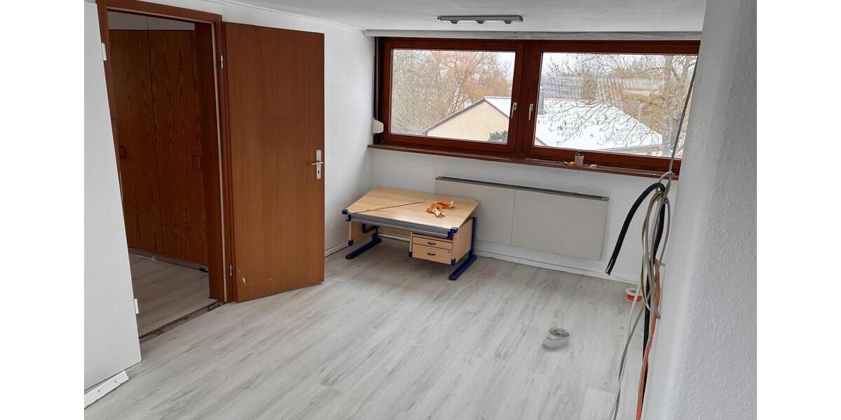 Etagenwohnung Braunschweig Heidberg-Melverode - 4 Zimmer, 120 m&sup2;, 470&euro; | Angebot:24849301