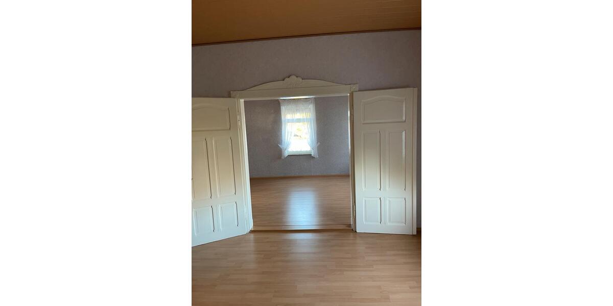 Etagenwohnung Wolfsburg Almke - 5 Zimmer, 145 m&sup2;, 1.200&euro; | Angebot:23876701