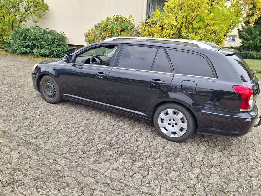 Toyota Avensis 272.000 km 4.000 € Gifhorn 38518