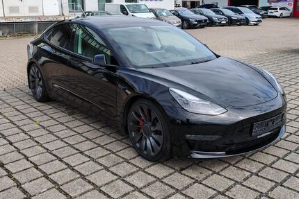 Tesla Model 3 68.884 km 27.470 &euro; Braunschweig 38112