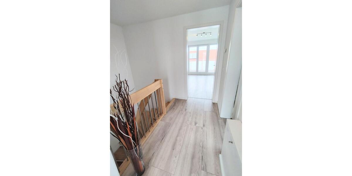 Doppelhaushälfte Wolfenbüttel Ahlum - 8 Zimmer, 200 m&sup2;, 2.490&euro; | Angebot:27610556