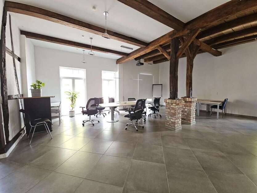 Büro in Wolfsburg 2.570 € 257 m²