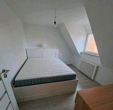 Dachgeschoßwohnung Peine Südstadt - 2 Zimmer, 40 m&sup2;, 330&euro; | Angebot:26479324