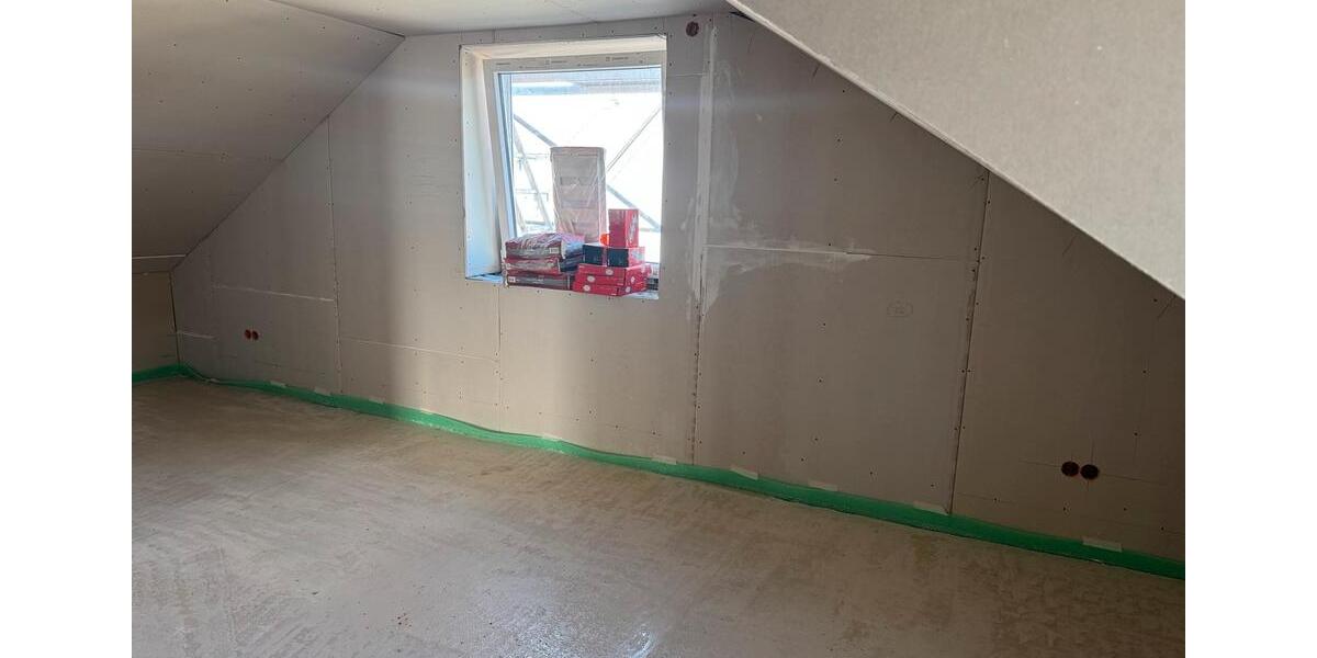 Dachgeschoßwohnung Braunschweig Wabe-Schunter-Beberbach - 4 Zimmer, 1.150&euro; | Angebot:22239847