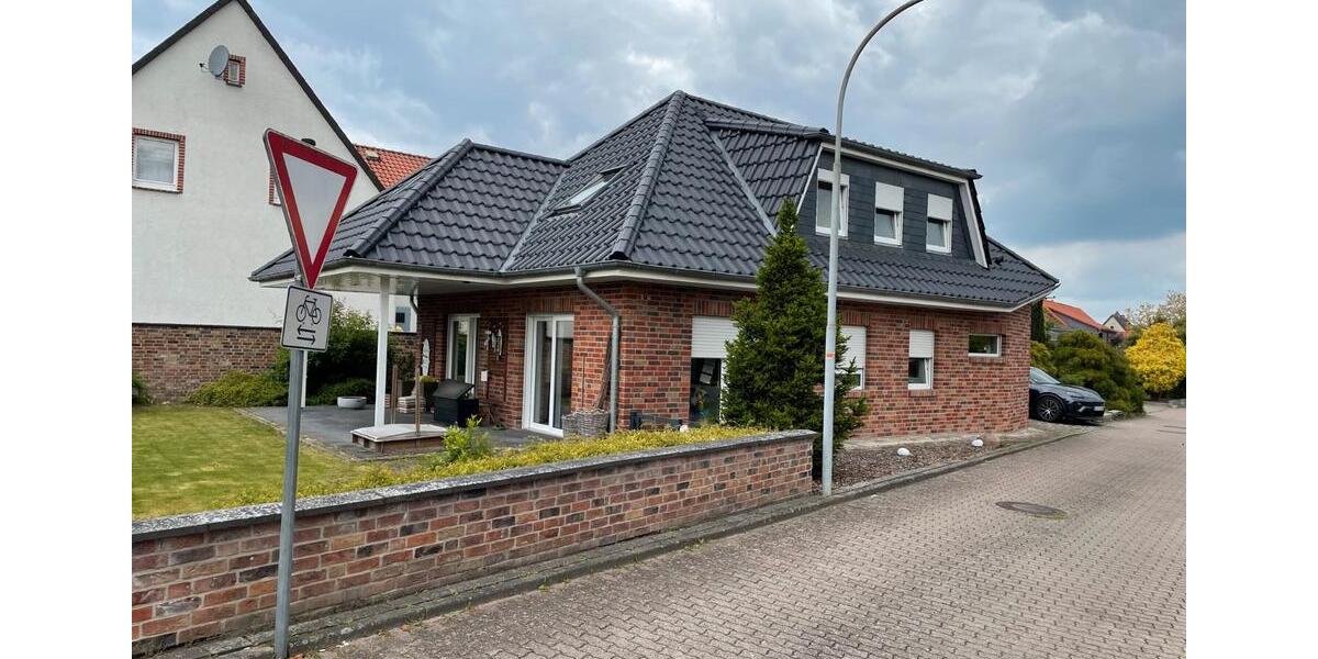 Einfamilienhaus Calberlah - 6 Zimmer, 156 m&sup2;, 1.490&euro; | Angebot:26683115