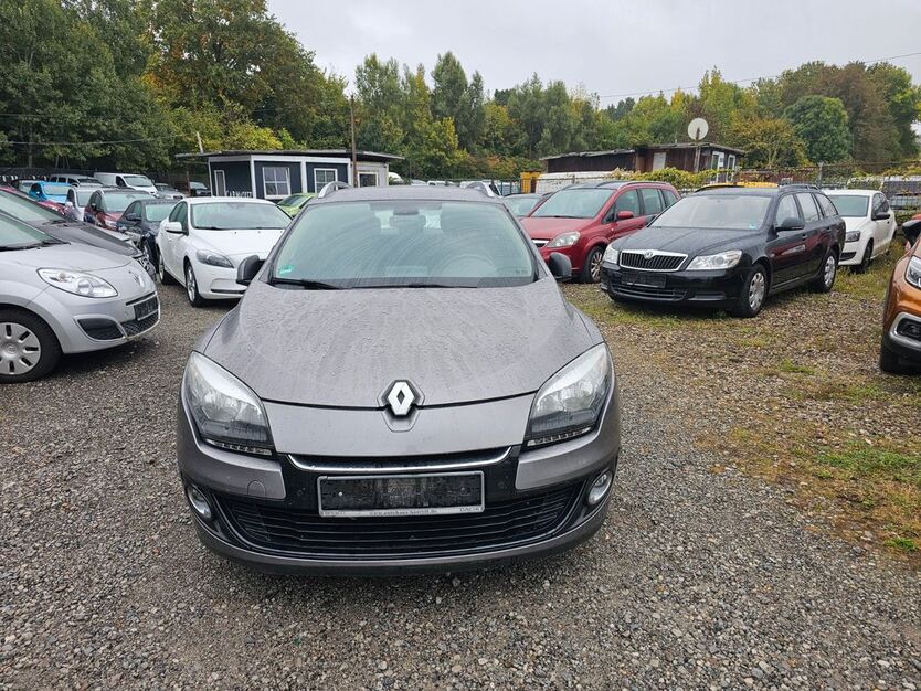 Renault Megane 126.952 km 4.490 € Braunschweig 38120