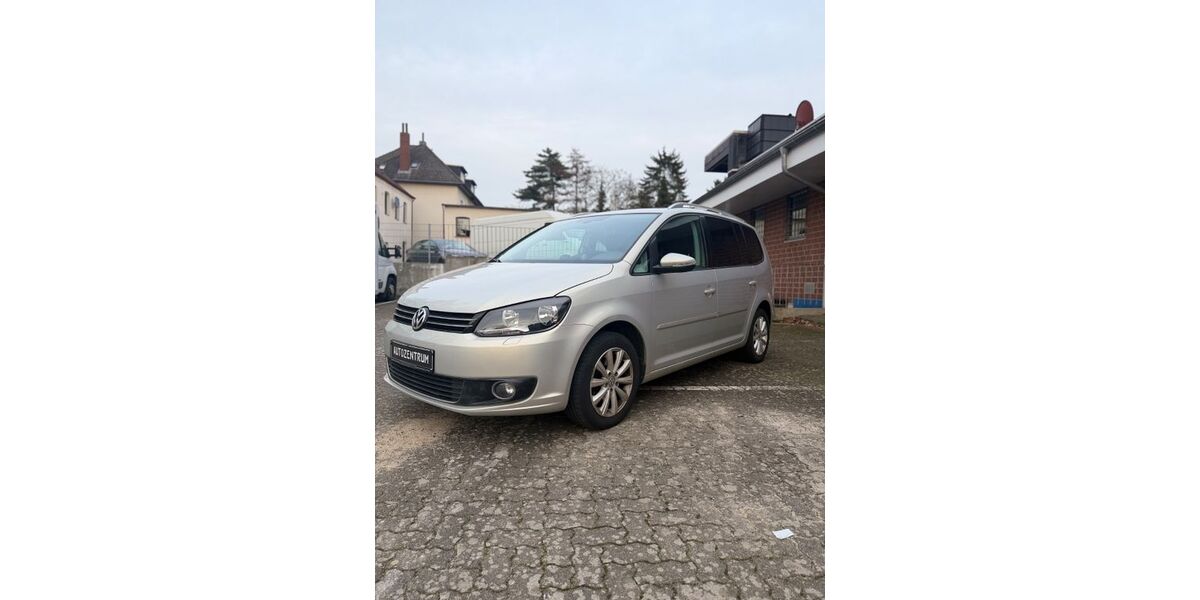 VW Touran 121.900 km 11.290 &euro; Peine 31228