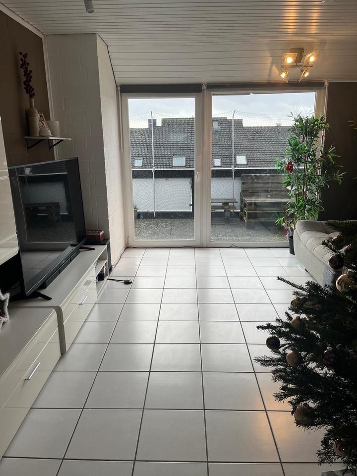 Schöne Helle 3 Zimmer Wohnung mit Großer Terrasse