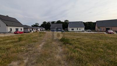 RUHIGE LAGE, VIEL PLATZ, PERFEKTE ANBINDUNG - Grundstück Osloß | Angebot:24874076