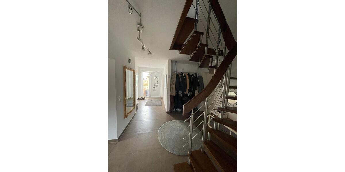 Einfamilienhaus Schwülper - 7 Zimmer, 197 m&sup2;, 749.000&euro; | Angebot:25887689