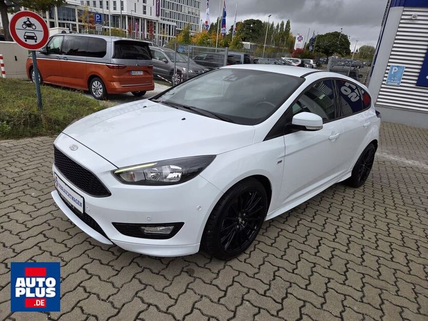 Ford Focus 67.989 km 13.489 € Wolfsburg 38446