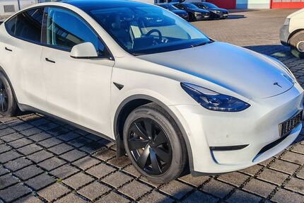 Tesla Model Y 87.902 km 30.970 &euro; Braunschweig 38112