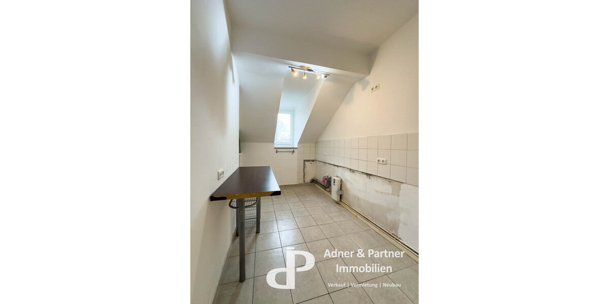 **WG-GEEIGNETE DACHGESCHOSS-WOHNUNG IN HBK-NÄHE BRAUNSCHWEIGS** - Dachgeschoßwohnung Braunschweig Westliches Ringgebiet | Angebot:25792435