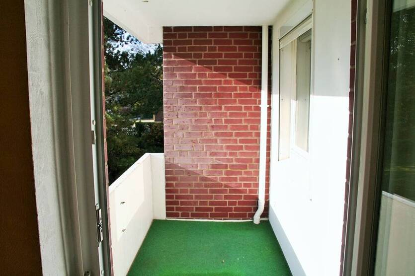 Neuer Preis ..... 2 Zimmer, Balkon plus Garage ... !!! 2 zimmer